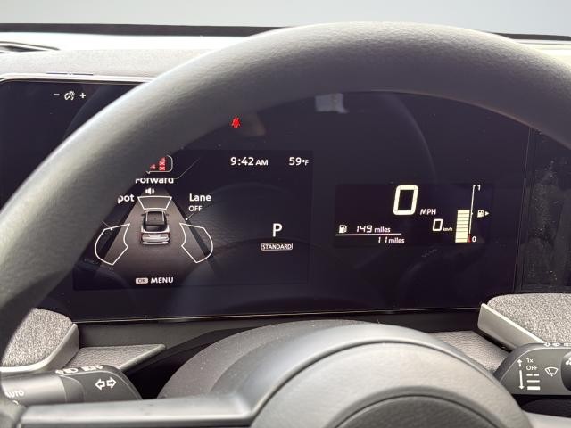 Nissan Kicks Vehicle Full-screen Gallery Image 23