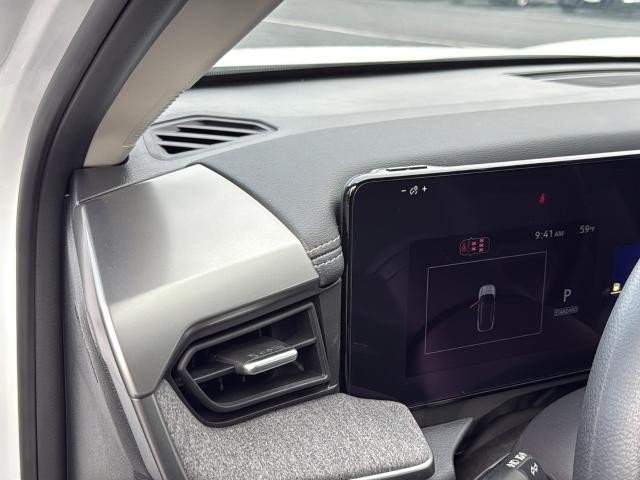 Nissan Kicks Vehicle Full-screen Gallery Image 31