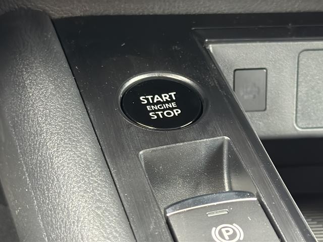 Nissan Kicks Vehicle Full-screen Gallery Image 33