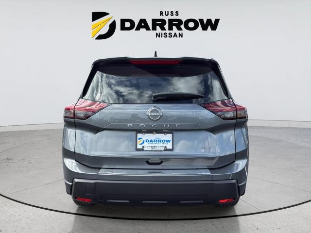 Nissan Rogue Vehicle Full-screen Gallery Image 4
