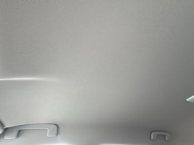 Nissan Rogue Vehicle Full-screen Gallery Image 19