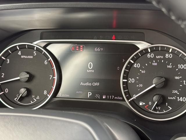 Nissan Rogue Vehicle Full-screen Gallery Image 23
