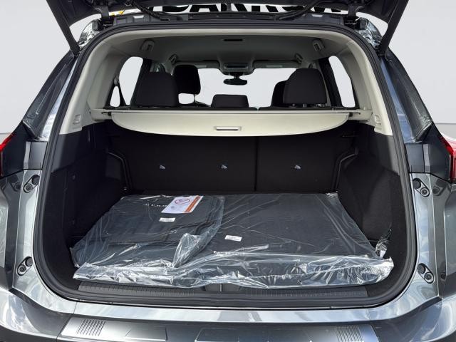 Nissan Rogue Vehicle Full-screen Gallery Image 32
