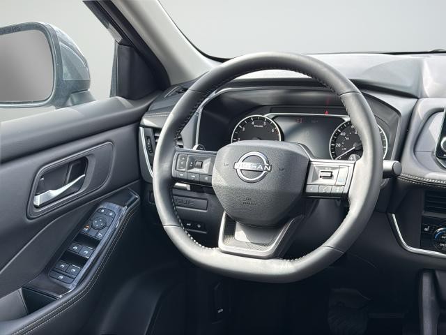 Nissan Rogue Vehicle Full-screen Gallery Image 38