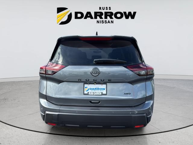 Nissan Rogue Vehicle Full-screen Gallery Image 4