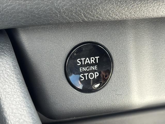 Nissan Rogue Vehicle Full-screen Gallery Image 13