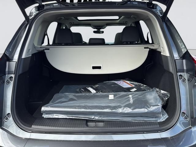 Nissan Rogue Vehicle Full-screen Gallery Image 32