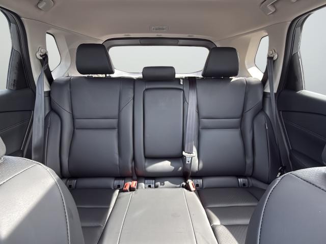 Nissan Rogue Vehicle Full-screen Gallery Image 34