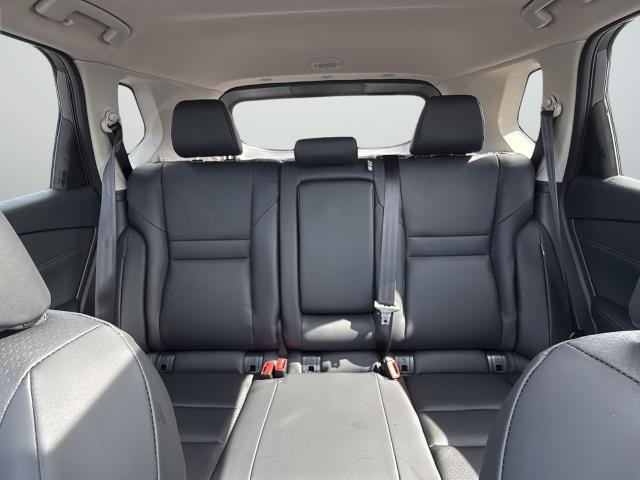 Nissan Rogue Vehicle Full-screen Gallery Image 40