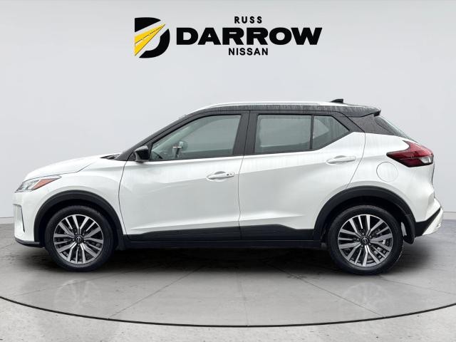 Nissan Kicks Vehicle Full-screen Gallery Image 2
