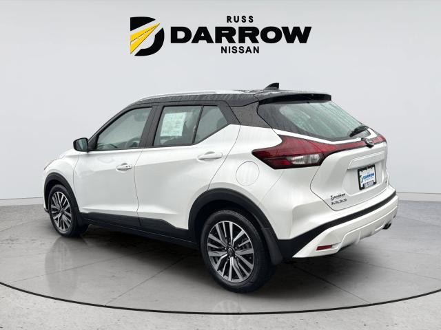 Nissan Kicks Vehicle Full-screen Gallery Image 3