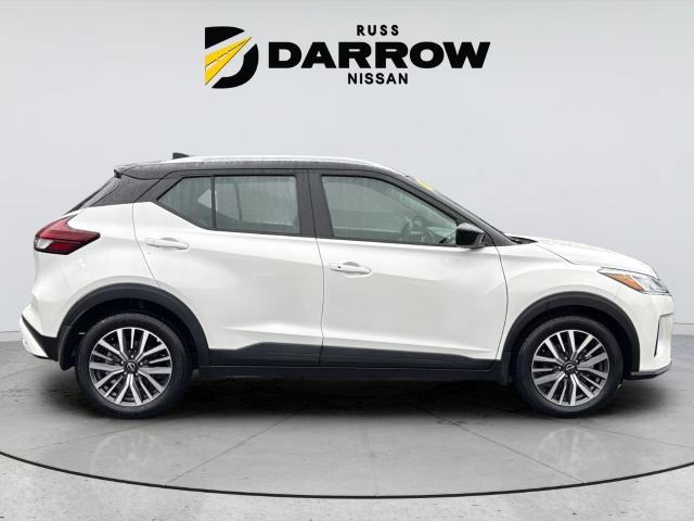 Nissan Kicks Vehicle Full-screen Gallery Image 6