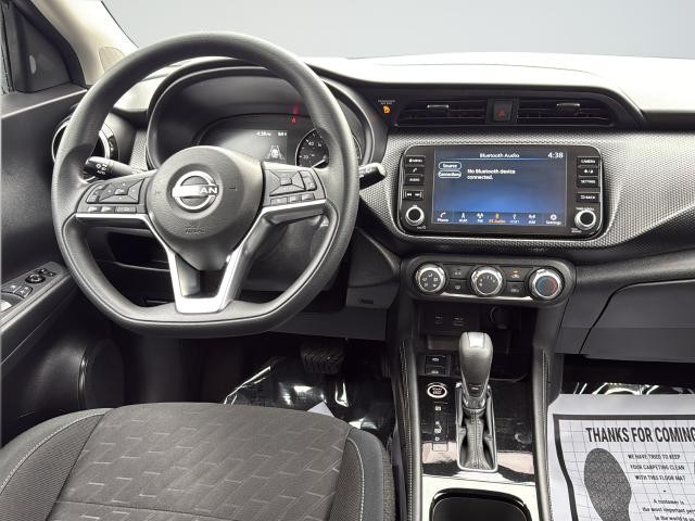 Nissan Kicks Vehicle Full-screen Gallery Image 11
