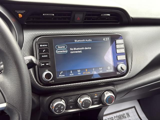 Nissan Kicks Vehicle Full-screen Gallery Image 14