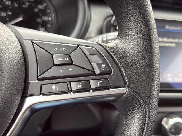 Nissan Kicks Vehicle Full-screen Gallery Image 17