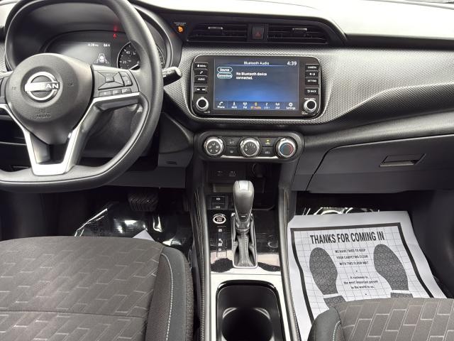Nissan Kicks Vehicle Full-screen Gallery Image 20