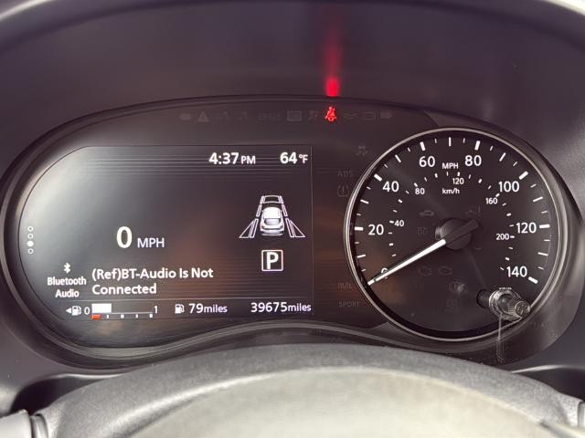 Nissan Kicks Vehicle Full-screen Gallery Image 23