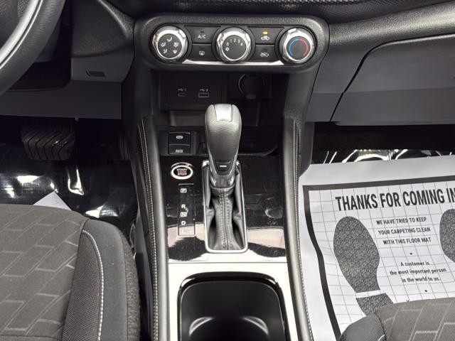 Nissan Kicks Vehicle Full-screen Gallery Image 29