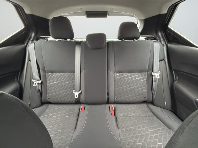 Nissan Kicks Vehicle Full-screen Gallery Image 34