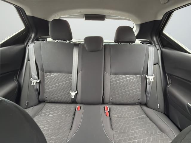 Nissan Kicks Vehicle Full-screen Gallery Image 40