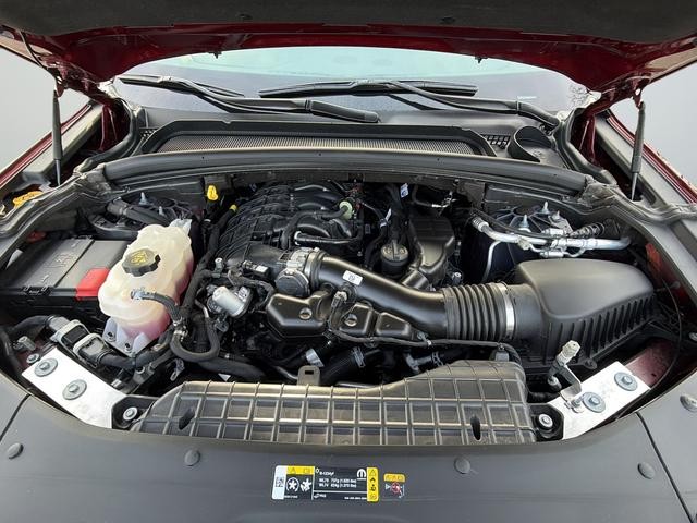 Jeep Grand Cherokee L Vehicle Full-screen Gallery Image 22
