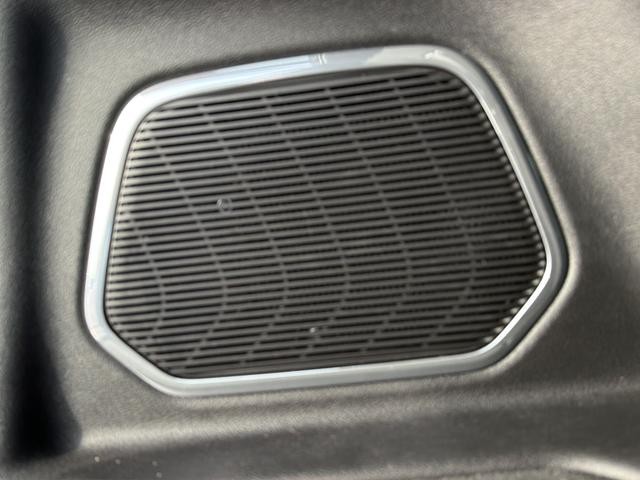 Jeep Grand Cherokee L Vehicle Full-screen Gallery Image 30