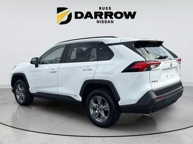 Toyota RAV4 Vehicle Full-screen Gallery Image 3