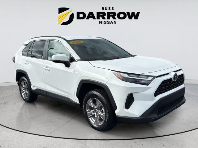 Toyota RAV4 Vehicle Full-screen Gallery Image 7