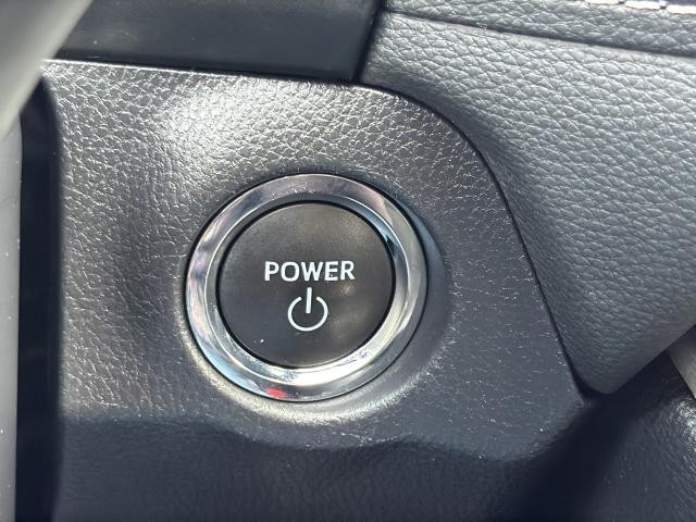 Toyota RAV4 Vehicle Full-screen Gallery Image 13