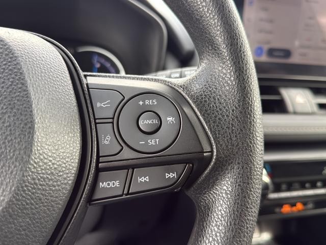 Toyota RAV4 Vehicle Full-screen Gallery Image 17