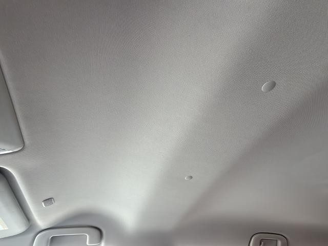 Toyota RAV4 Vehicle Full-screen Gallery Image 19