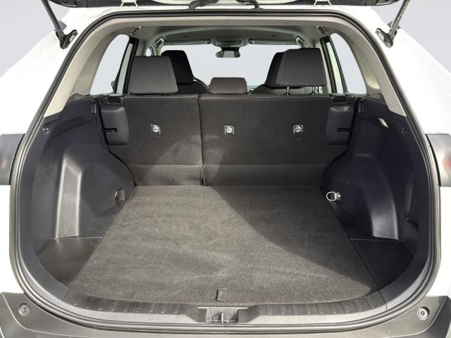 Toyota RAV4 Vehicle Full-screen Gallery Image 32