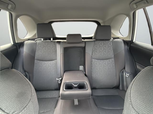 Toyota RAV4 Vehicle Full-screen Gallery Image 34