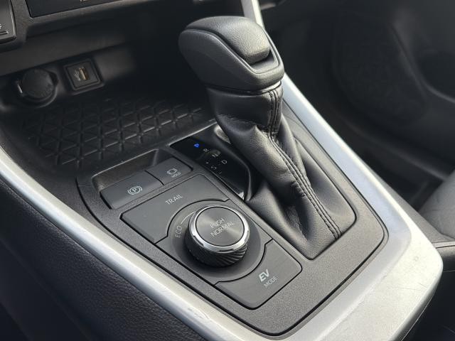 Toyota RAV4 Vehicle Full-screen Gallery Image 37