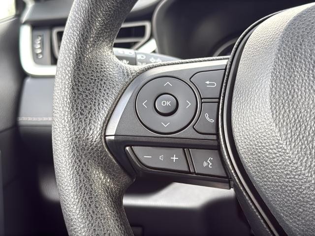 Toyota RAV4 Vehicle Full-screen Gallery Image 39