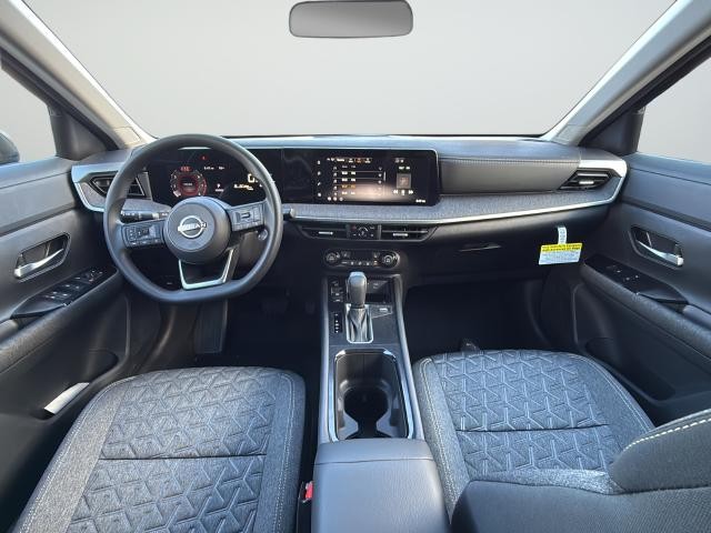 Nissan Kicks Vehicle Full-screen Gallery Image 9
