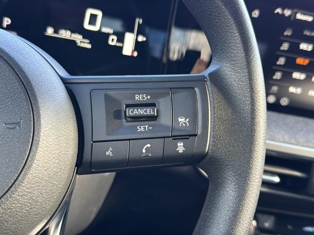 Nissan Kicks Vehicle Full-screen Gallery Image 17