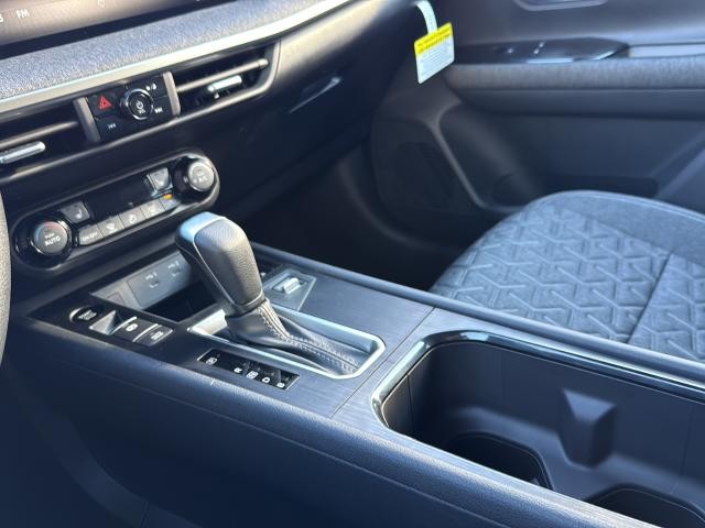 Nissan Kicks Vehicle Full-screen Gallery Image 22