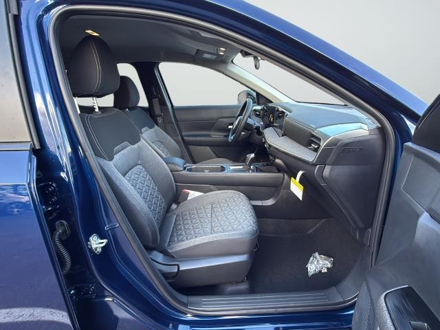 Nissan Kicks Vehicle Full-screen Gallery Image 26