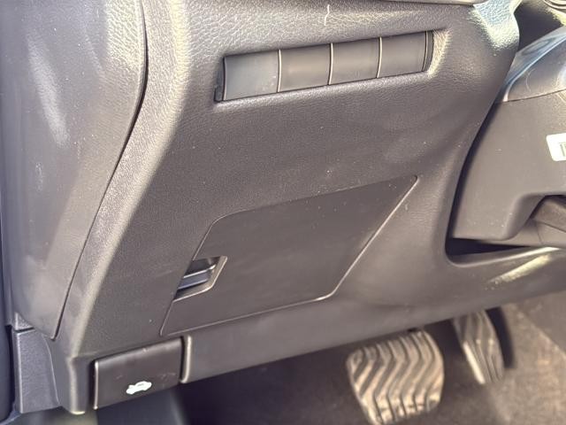 Nissan Kicks Vehicle Full-screen Gallery Image 28