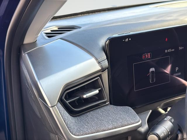 Nissan Kicks Vehicle Full-screen Gallery Image 31