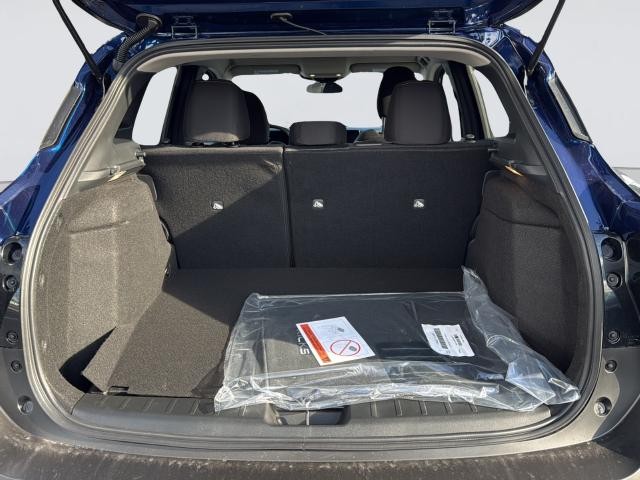 Nissan Kicks Vehicle Full-screen Gallery Image 32