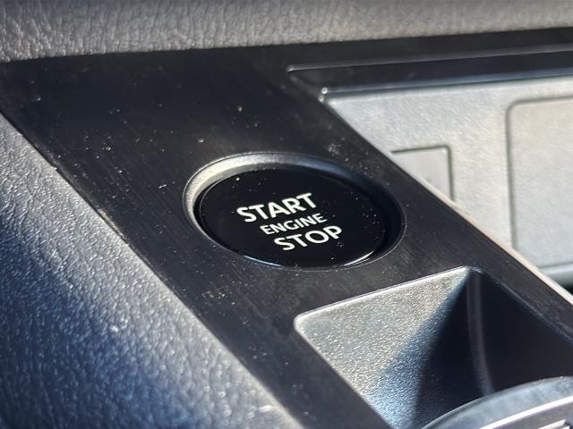 Nissan Kicks Vehicle Full-screen Gallery Image 33