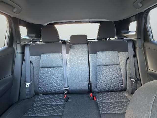 Nissan Kicks Vehicle Full-screen Gallery Image 34