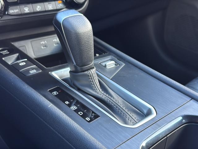 Nissan Kicks Vehicle Full-screen Gallery Image 37