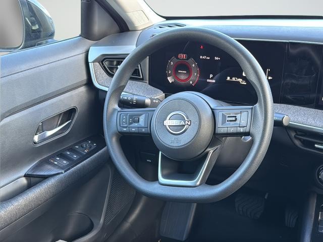 Nissan Kicks Vehicle Full-screen Gallery Image 38