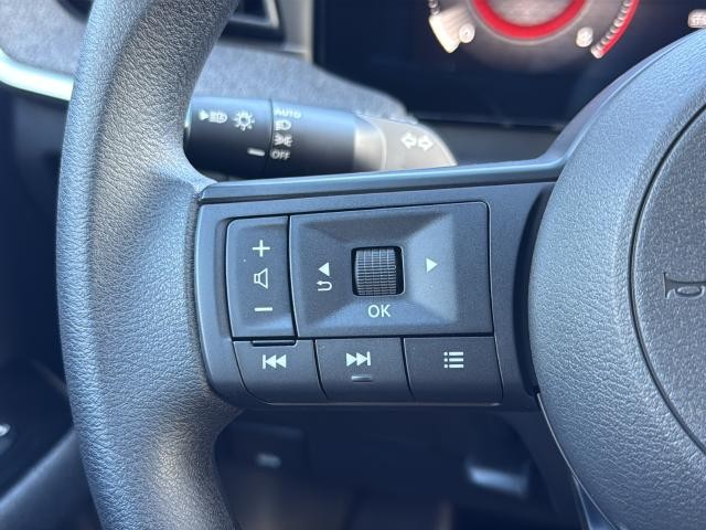 Nissan Kicks Vehicle Full-screen Gallery Image 39