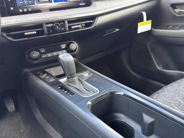Nissan Kicks Vehicle Full-screen Gallery Image 21