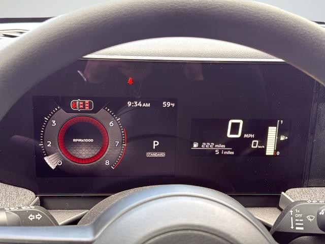 Nissan Kicks Vehicle Full-screen Gallery Image 22