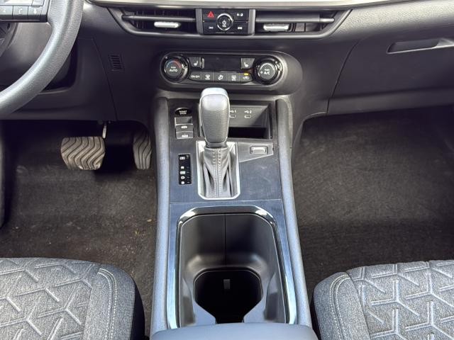 Nissan Kicks Vehicle Full-screen Gallery Image 28